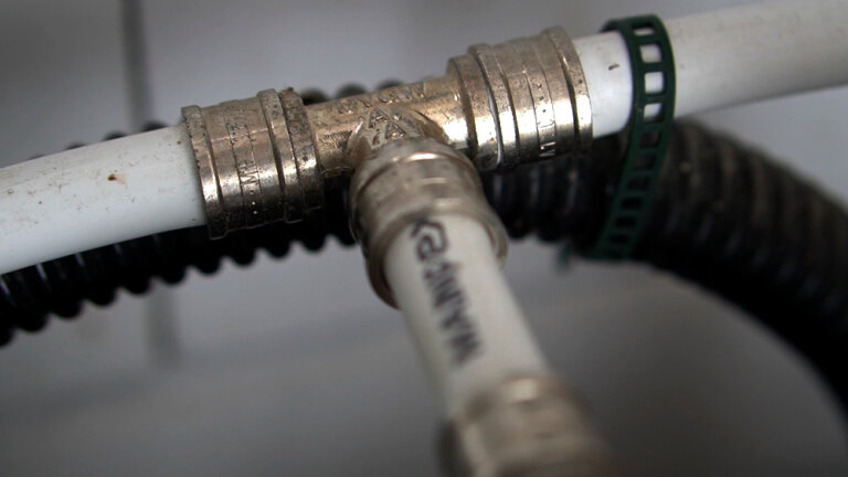 Photo of a rather thin pipe.